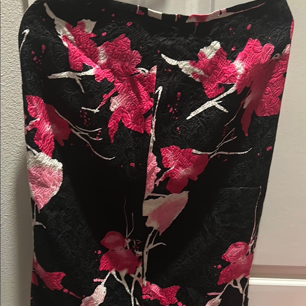 Escada Pink Silk Knee-Length Pencil Skirt